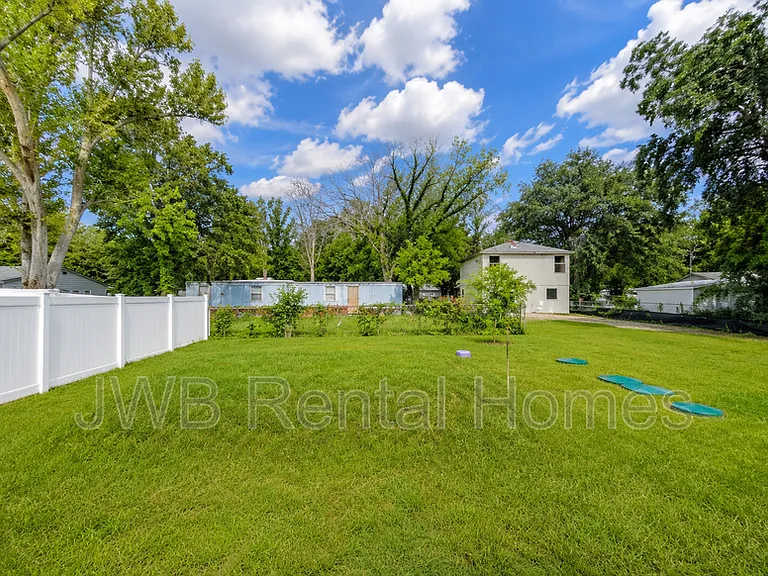 4296 Gilbert St — Photo 14
