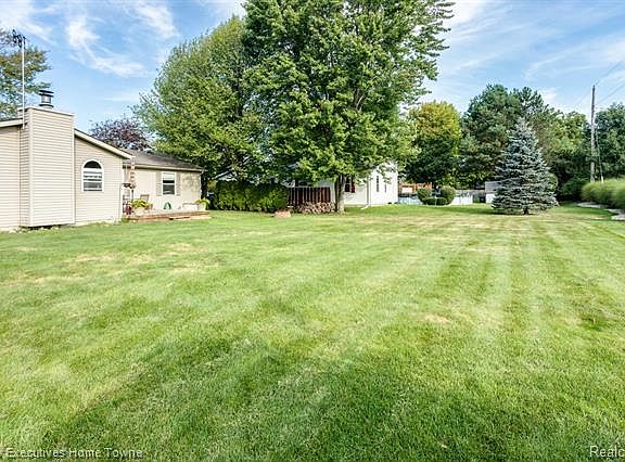 5th image of 3154 Elecia Dr