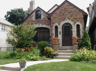 5817 Capulina Ave, Morton Grove, IL