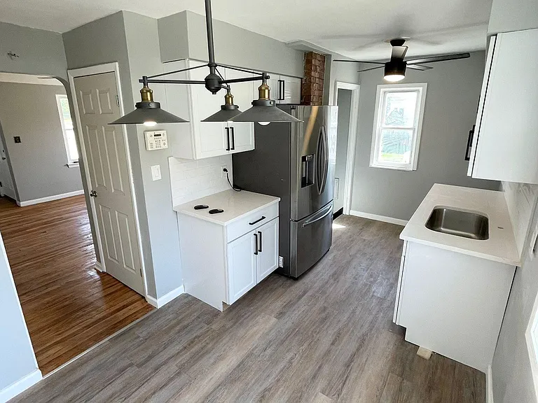 5440 Oakwood Ave — Photo 2