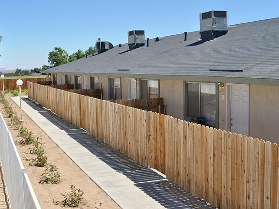 4th image of 16350 Sultana St