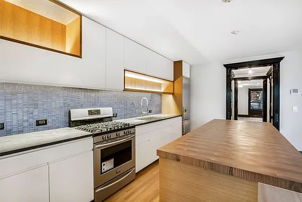 Rented by Compass | media 7