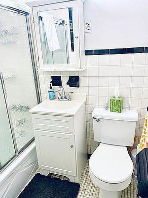 4th image of 233 E 12th St APT 4c
