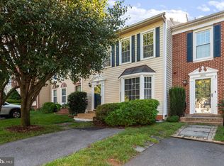 3889 Mohr Oak Ct, Fairfax, VA 22033