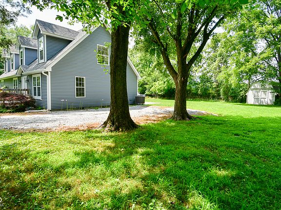2nd image of 550 Jefferson Valley