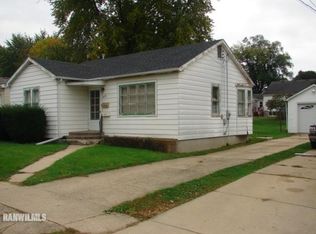 833 Jefferson Dr, Freeport, IL 61032
