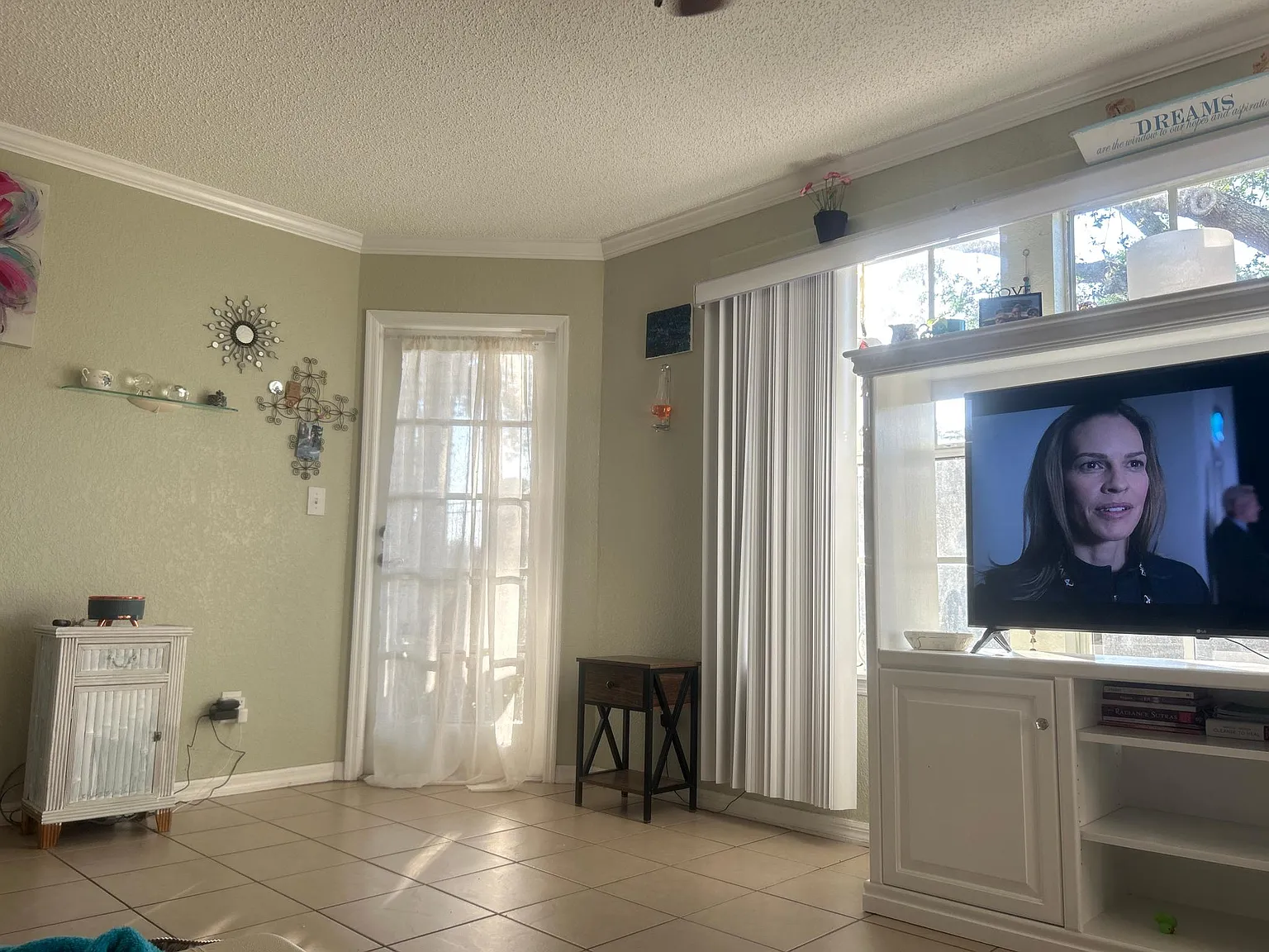 1 bed, 827 sqft, $1,500 — Photo 1