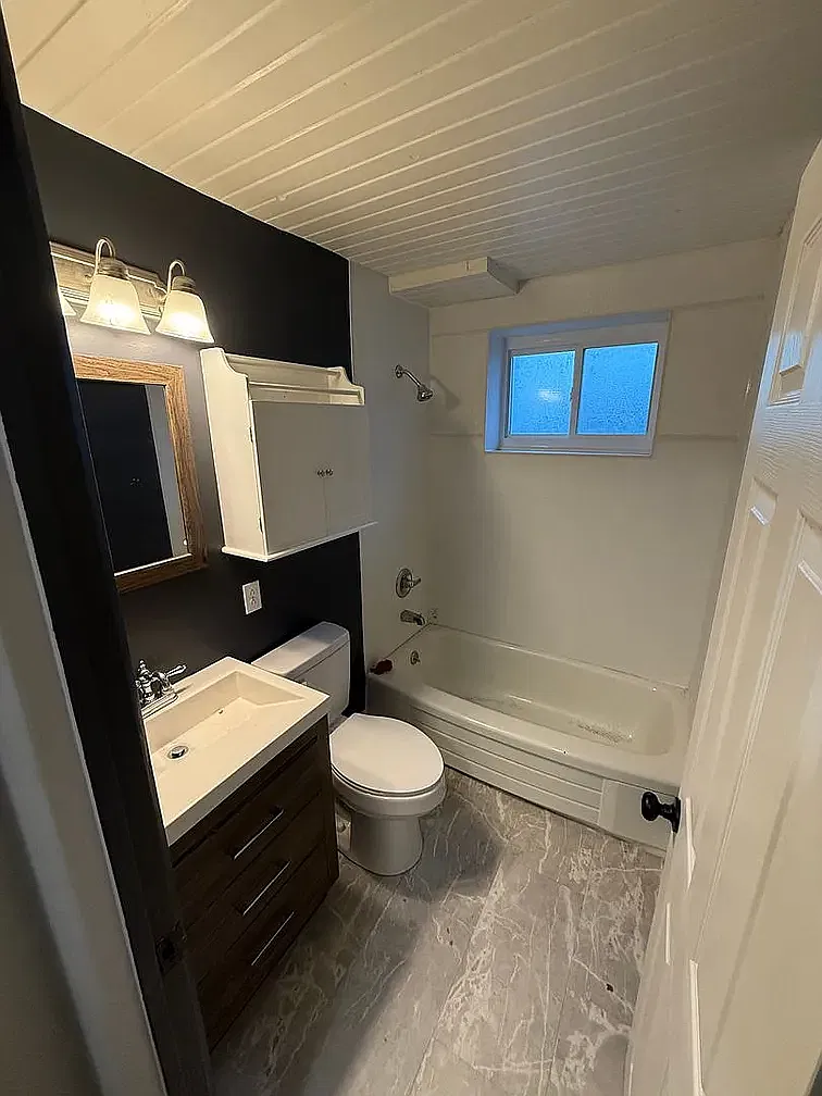 2 bed, $1,100 — Photo 3