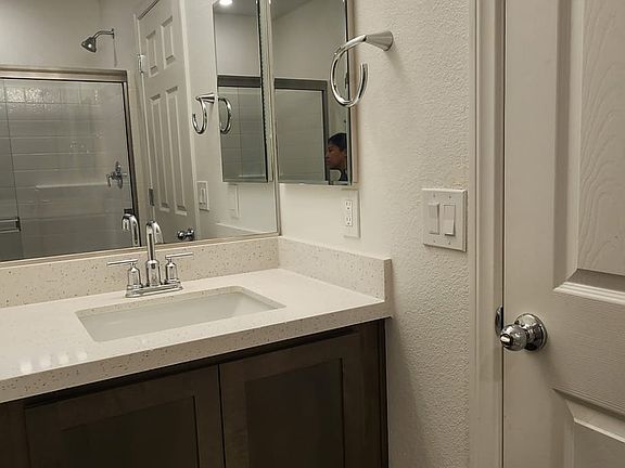 Master Bedroom bathroom
