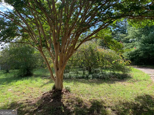 28 Memorial Dr, Eastanollee, GA 30538