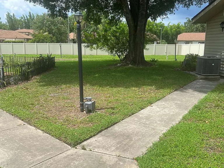 1101 Spring Meadow Dr — Photo 13