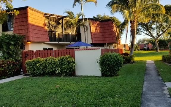 2nd image of 3891 Victoria Dr