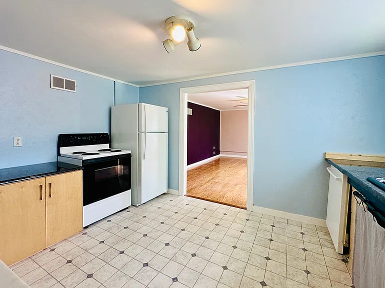 840 Newfound St — Photo 6