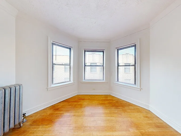 5415 S. Woodlawn Avenue — Photo 7