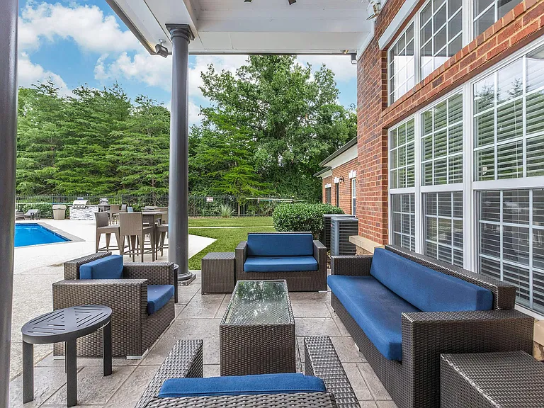 The Dutton Luxury Apartments — Photo 14
