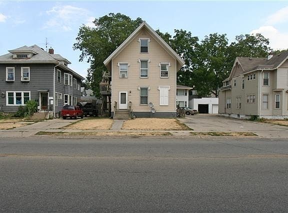 2nd image of 411 S Main St #B