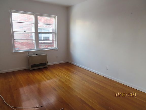 4th image of 250 Palisade Ave APT 8