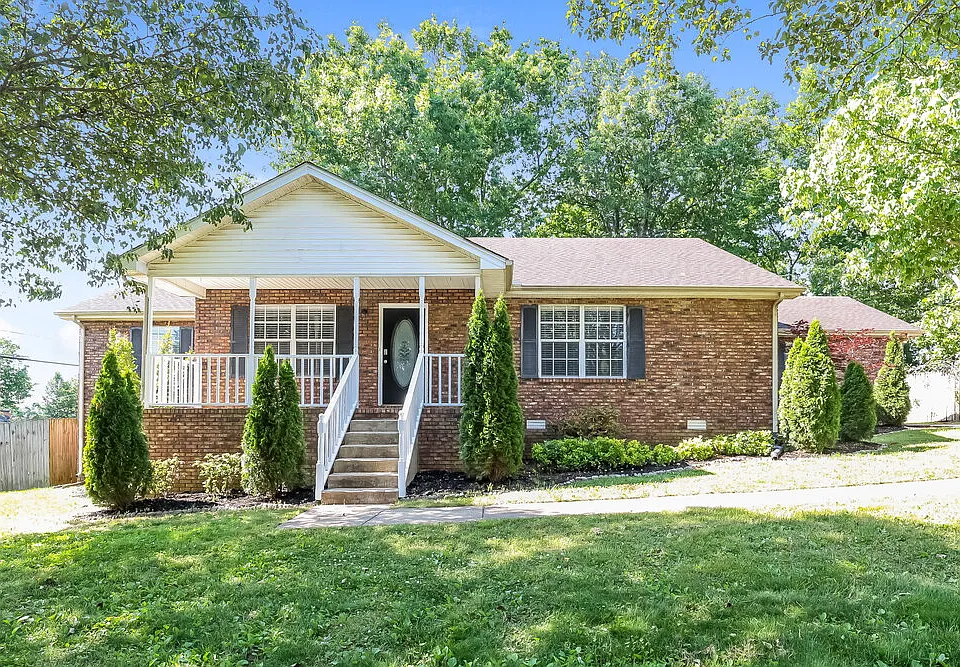101 Cedar Bend Ct