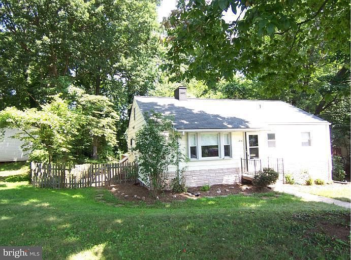 1st image of 3830 Pinewood Ter