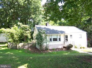 3830 Pinewood Ter, Falls Church, VA 22041