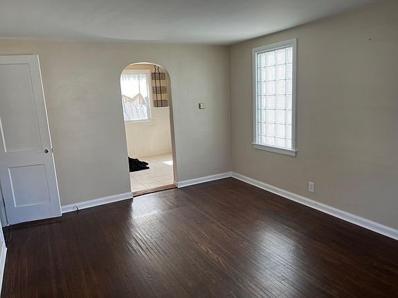 5th image of 87 Hollywood Ave #0