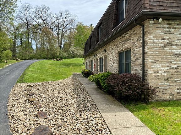 3rd image of 108 Oak Dr