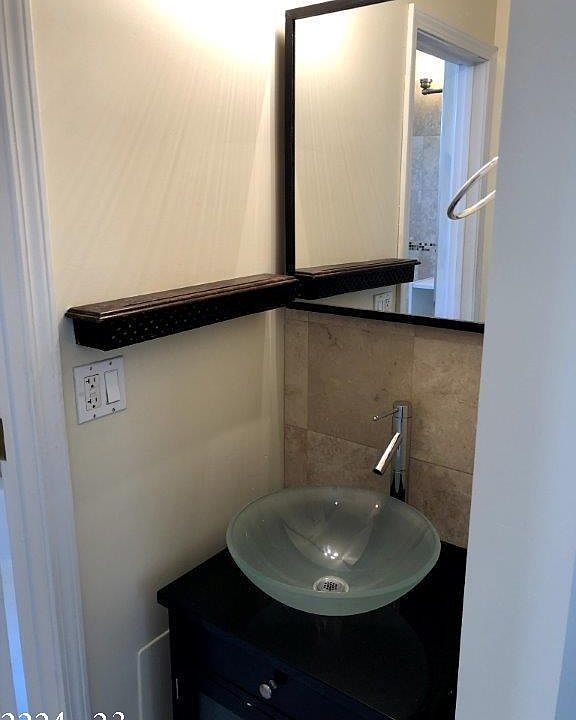 1st image of 2224 W 23rd St #1622