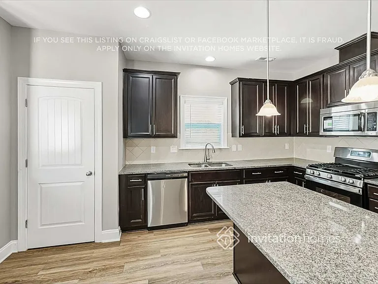 1088 Lakemont Dr — Photo 10