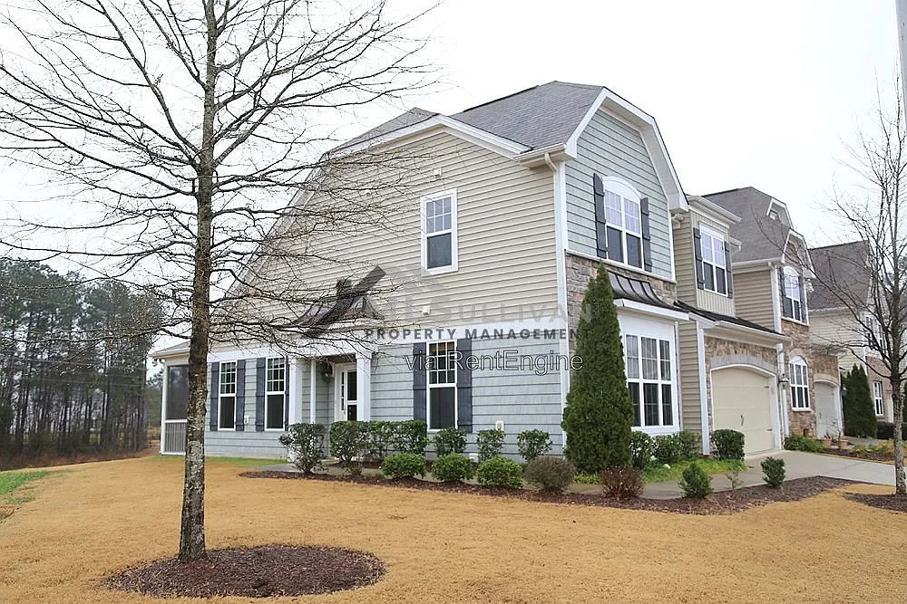 4 bed, 3.0 bath, 2300 sqft, $2,095 — Photo 3