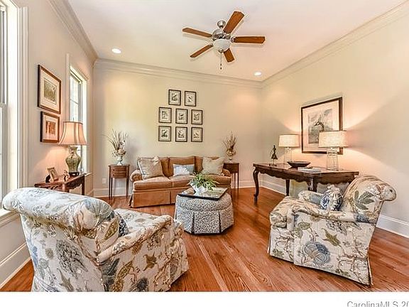 4th image of 3833 Lakeside Dr