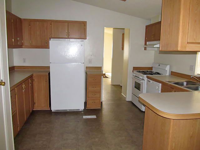 2nd image of 6130 Camino Real Spc 205