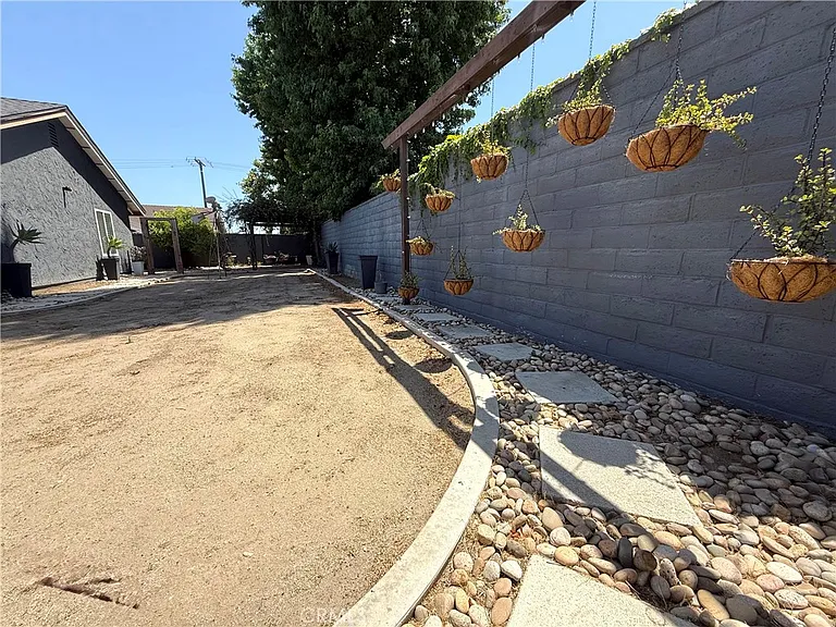 12884 Raintree Ct — Photo 12