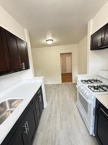 2343 E 12th St #2K Photo 1