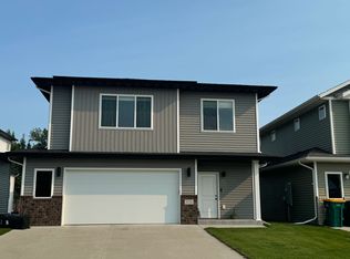 976 27th Ave W, West Fargo, ND