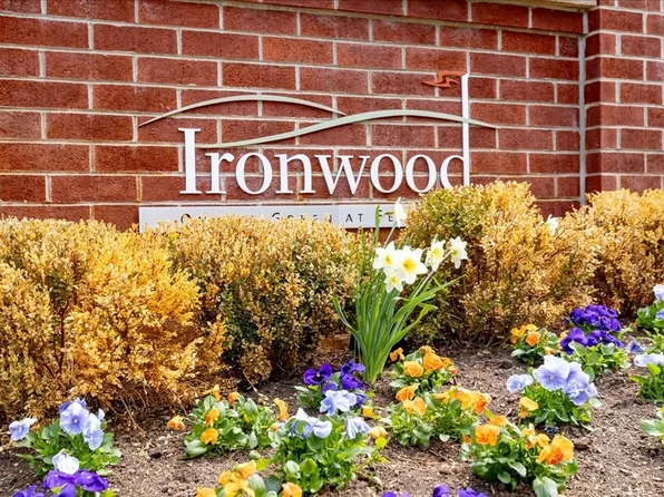 36 Village Rd APT 108, Middleton, MA 01949