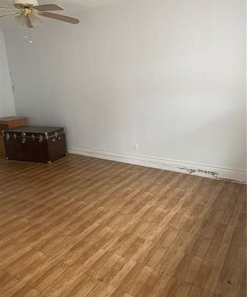 2nd image of 5109 Congress Ave