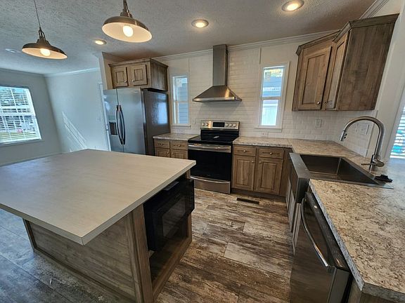 2nd image of 168 Eland Dr #168