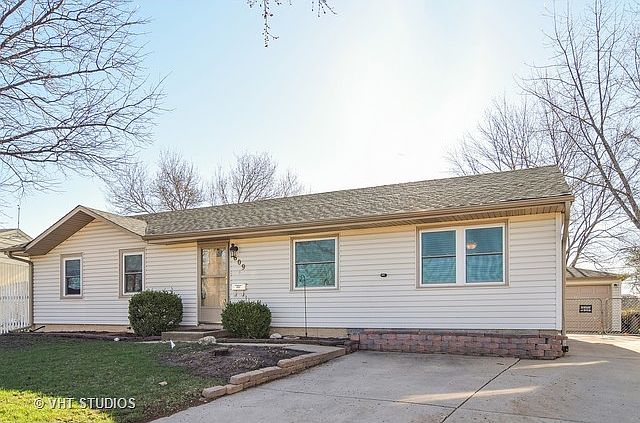 1st image of 609 Newberry Dr