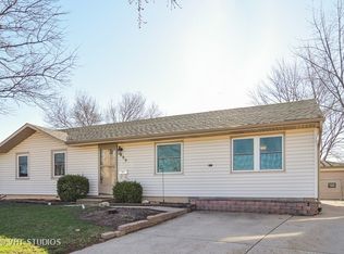 609 Newberry Dr, Streamwood, IL