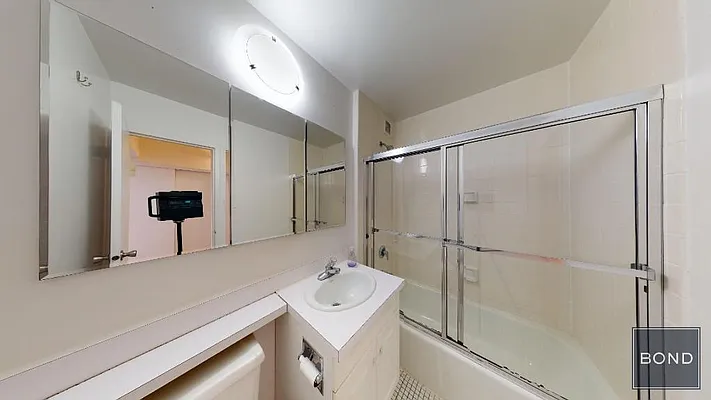 Rented by Bond New York | media 15