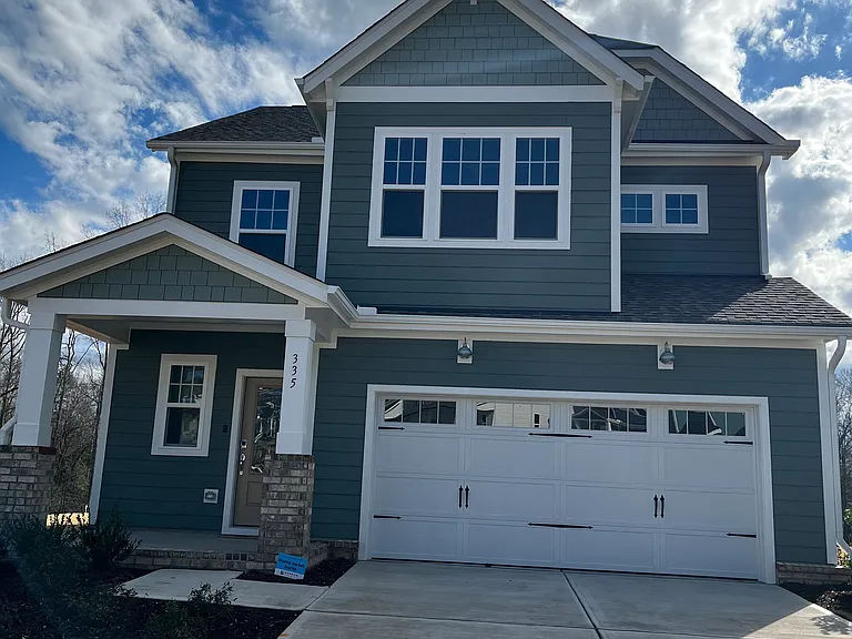 335 Beacon Dr — Photo 2