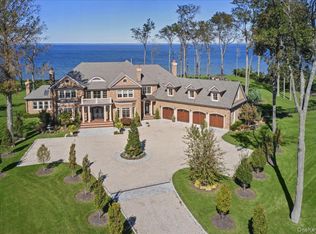 1 Hunters Way, Nissequogue, NY 11780