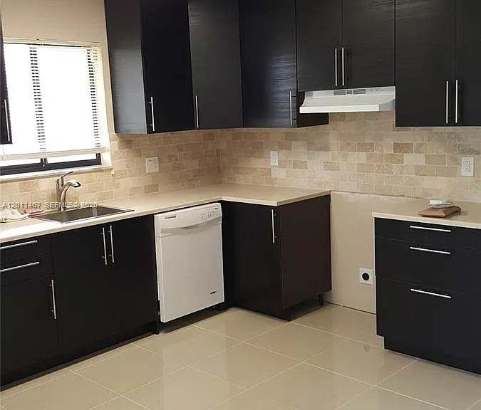 213 Lakeview Dr #201 — Photo 6