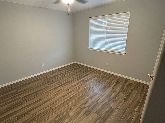 5th image of 3902 Conroe Lake Ct