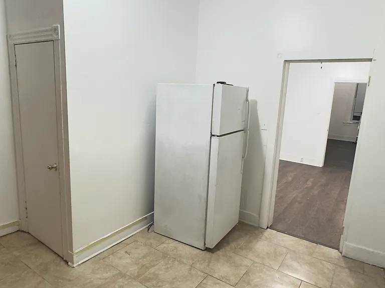 1640 Allengrove St #2 — Photo 17