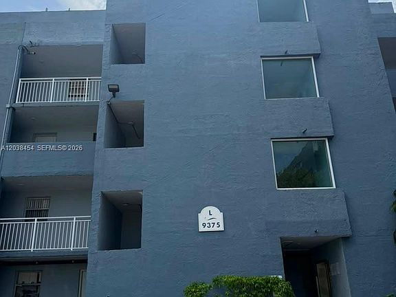 3rd image of 9375 Fontainebleau Blvd APT L225