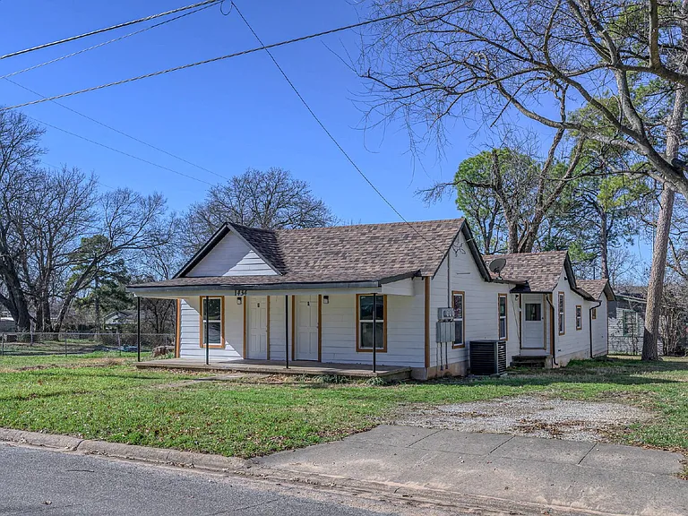 1434 S Rusk St — Photo 2