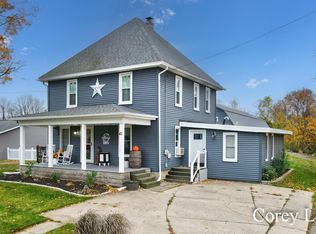 43 Center St, Saranac, MI 48881