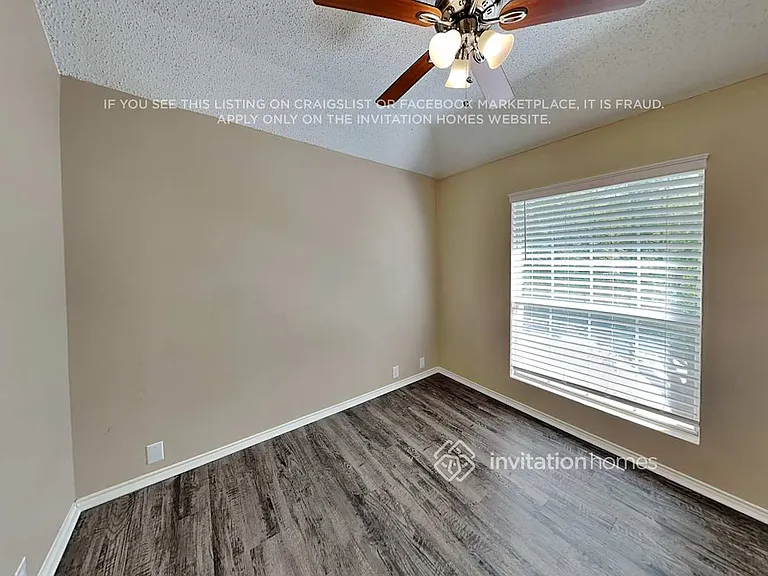 1700 Lansdale Dr — Photo 15