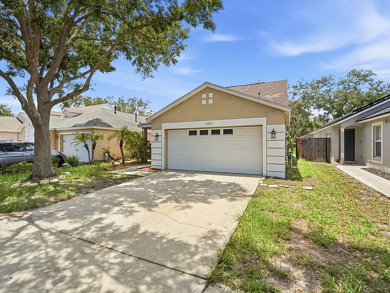 10310 Lakeside Vista Dr — Photo 2